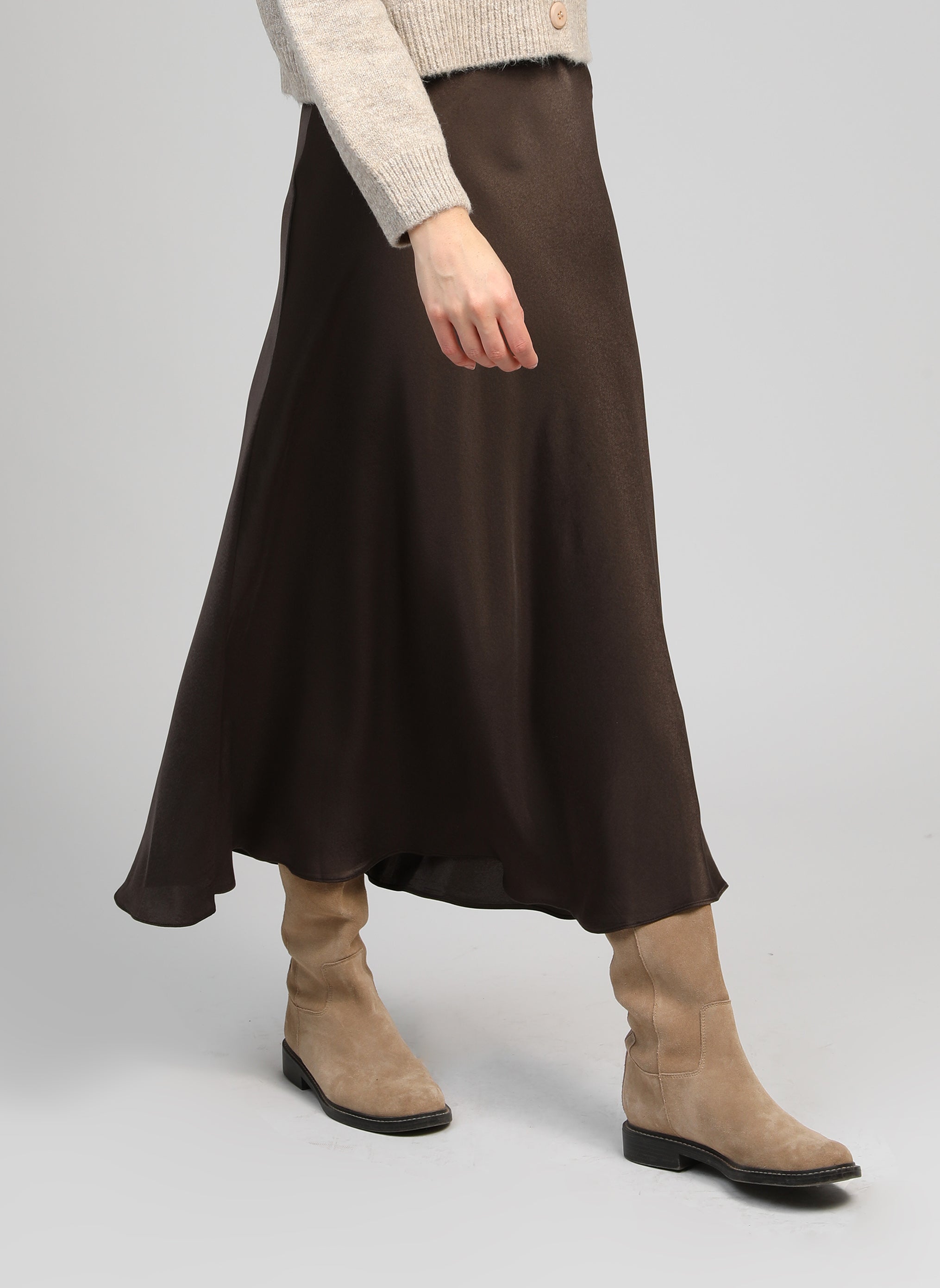 Falda midi de chocolate JANIALA