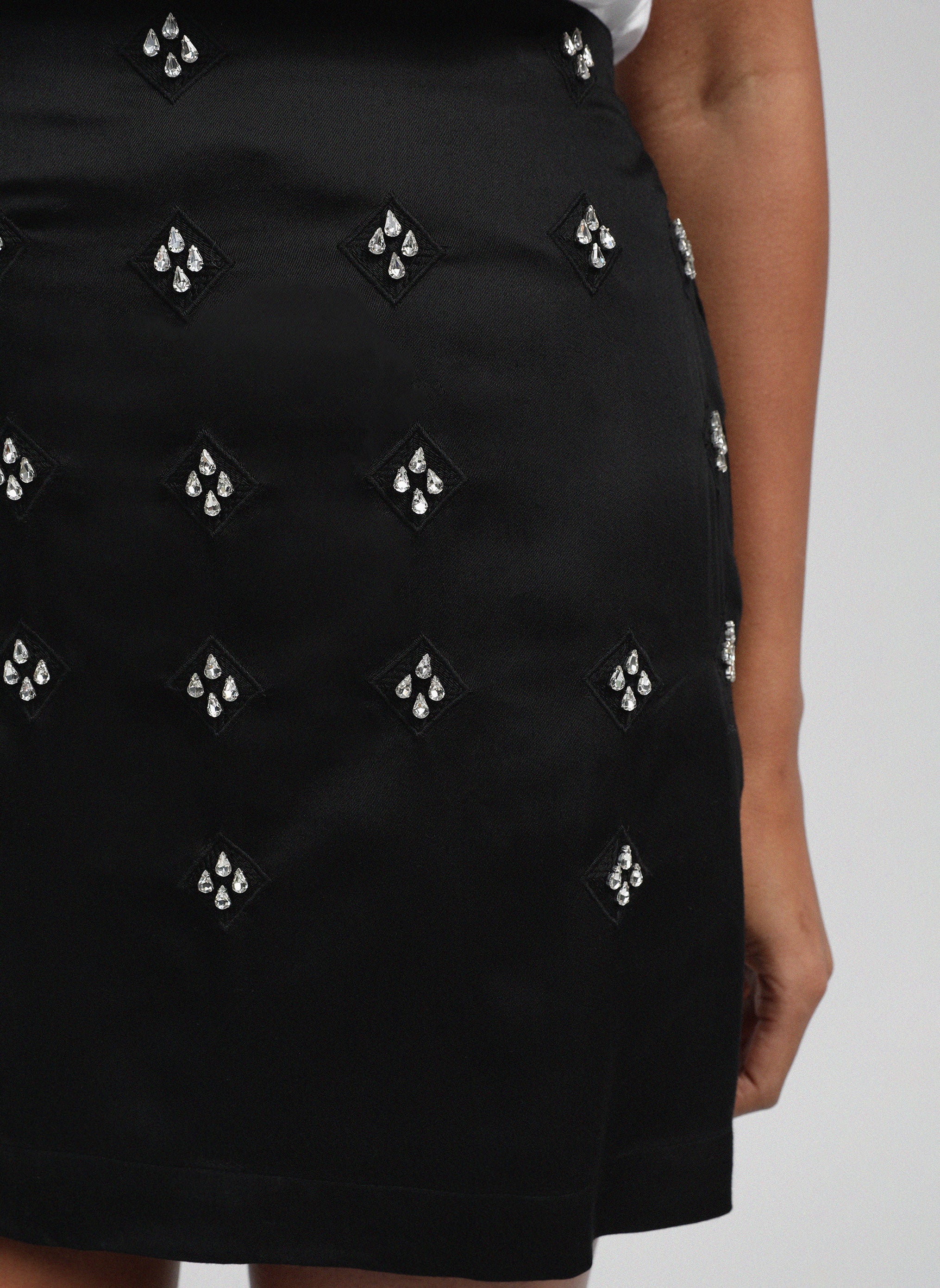 ROWEL FALDA CORTA negro