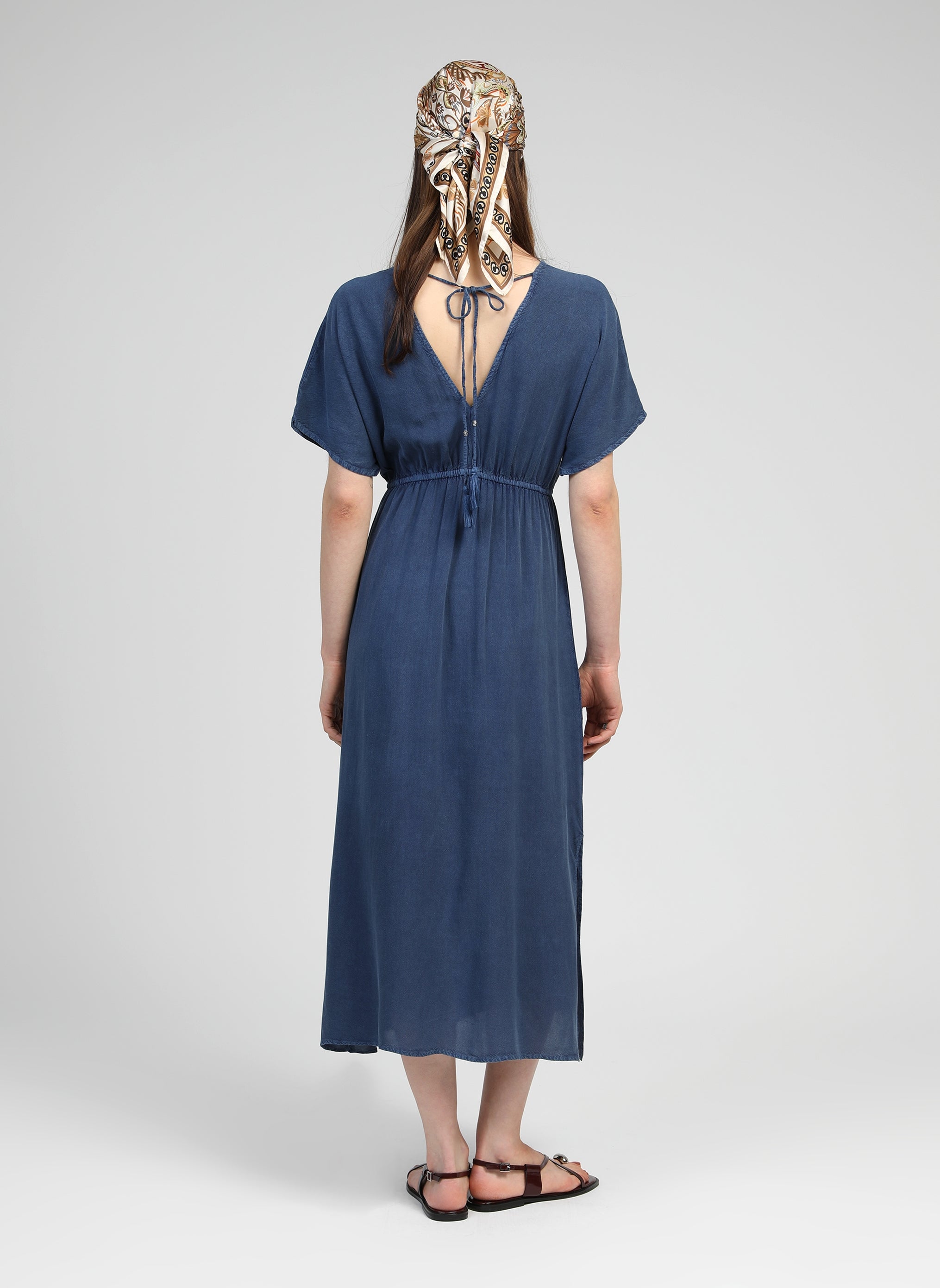 OMALYNA vestido midi índigo