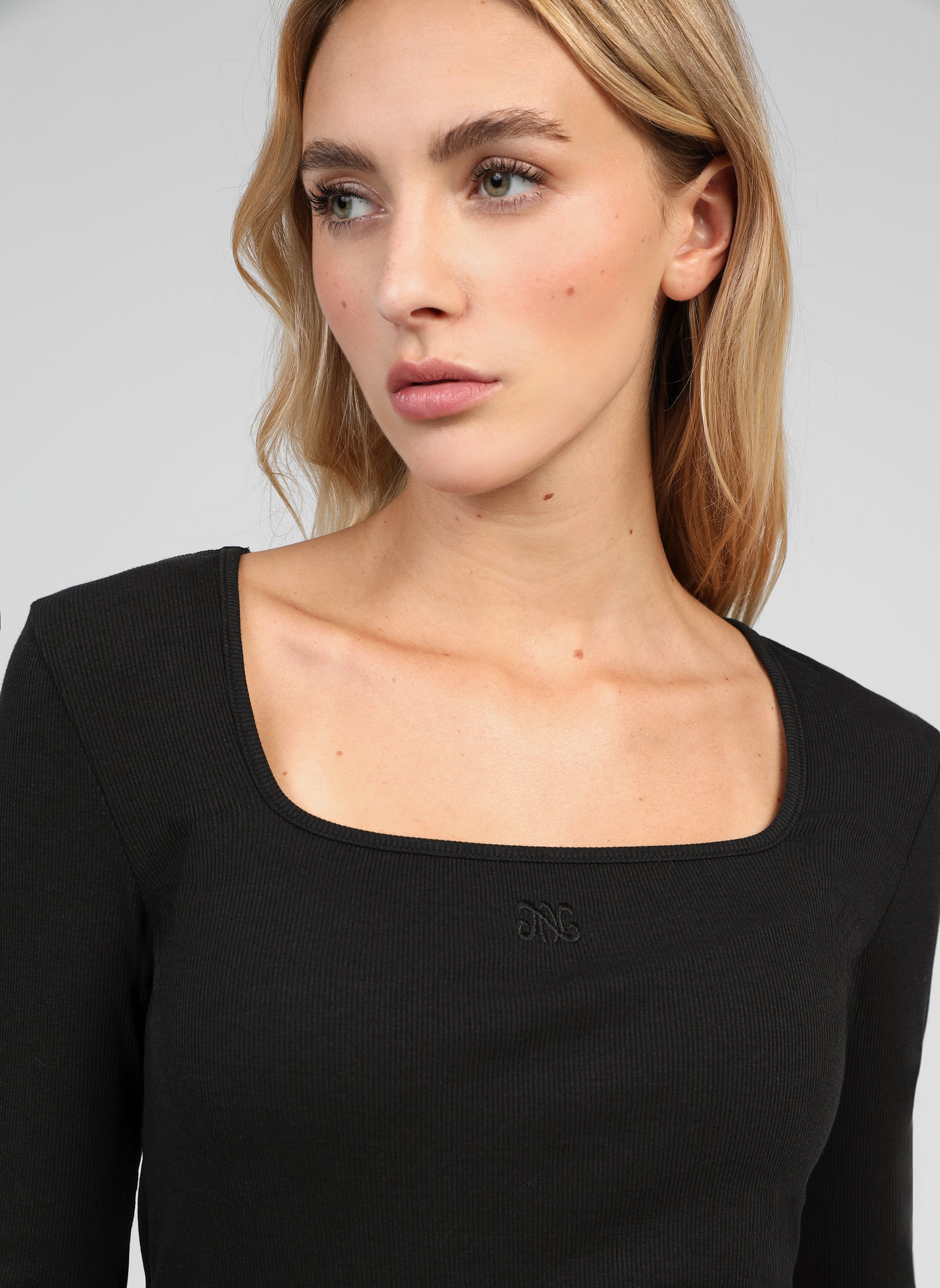 AKCEL T-SHIRT black