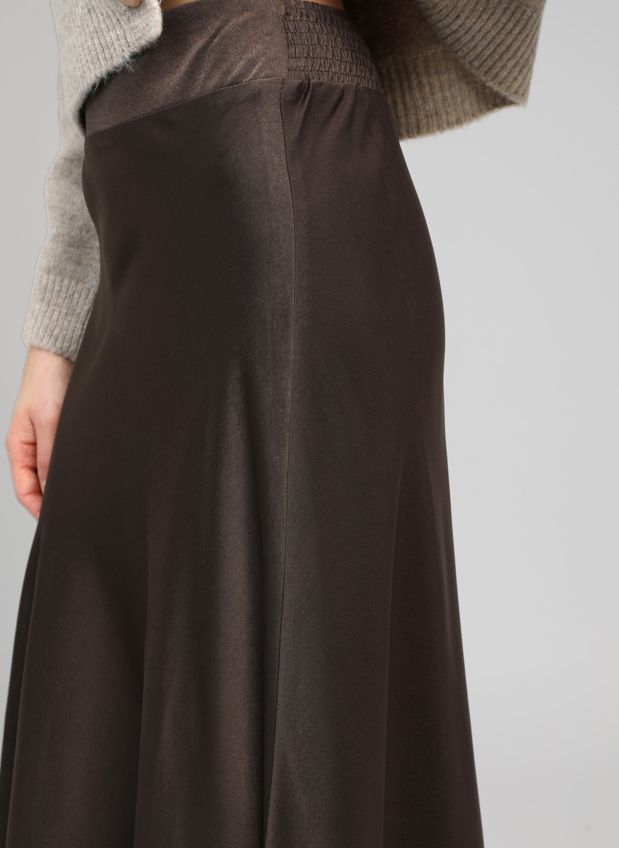 Falda midi de chocolate JANIALA