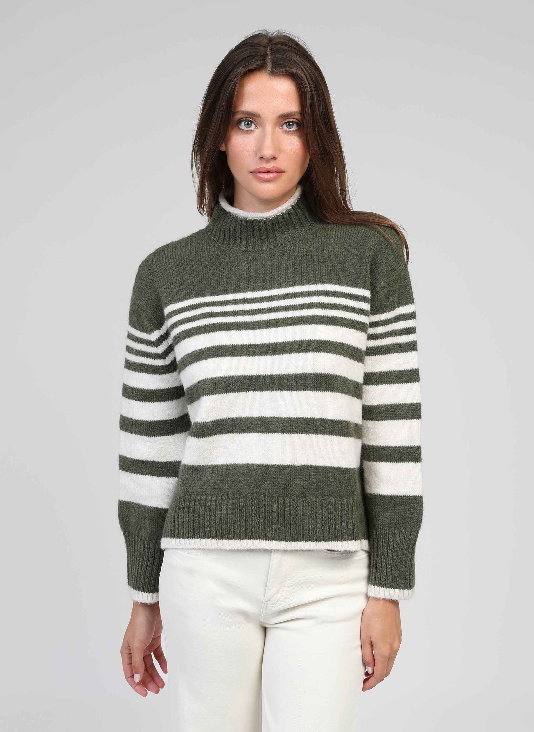 PULL LERONI kaki