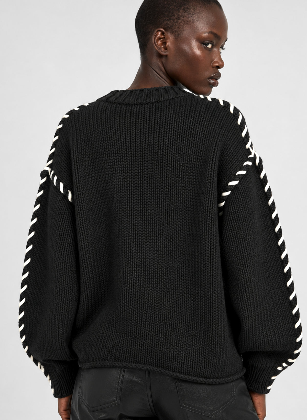 PULL LEVOJOKI noir