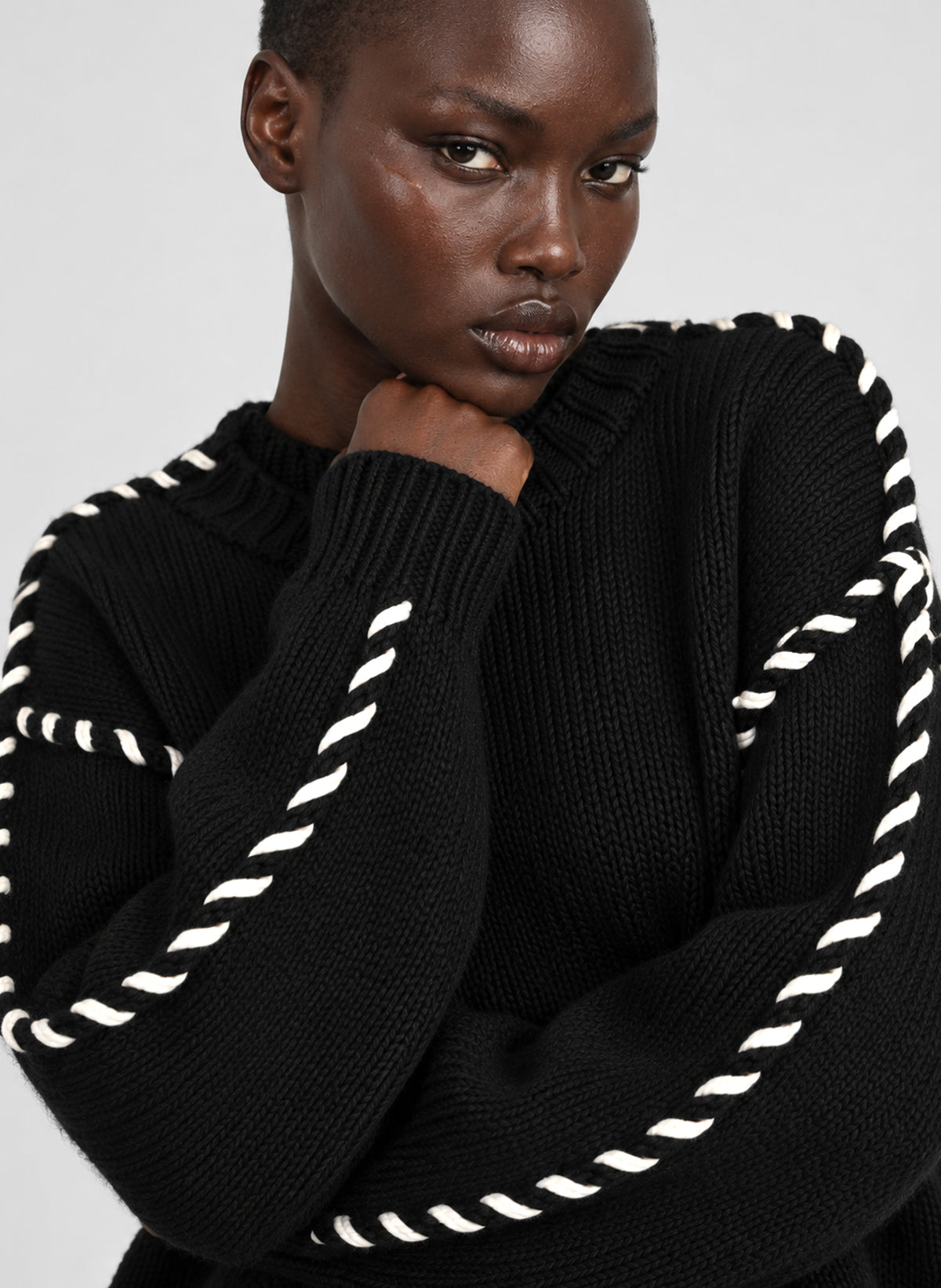 LEVOJOKI Sweater, Black