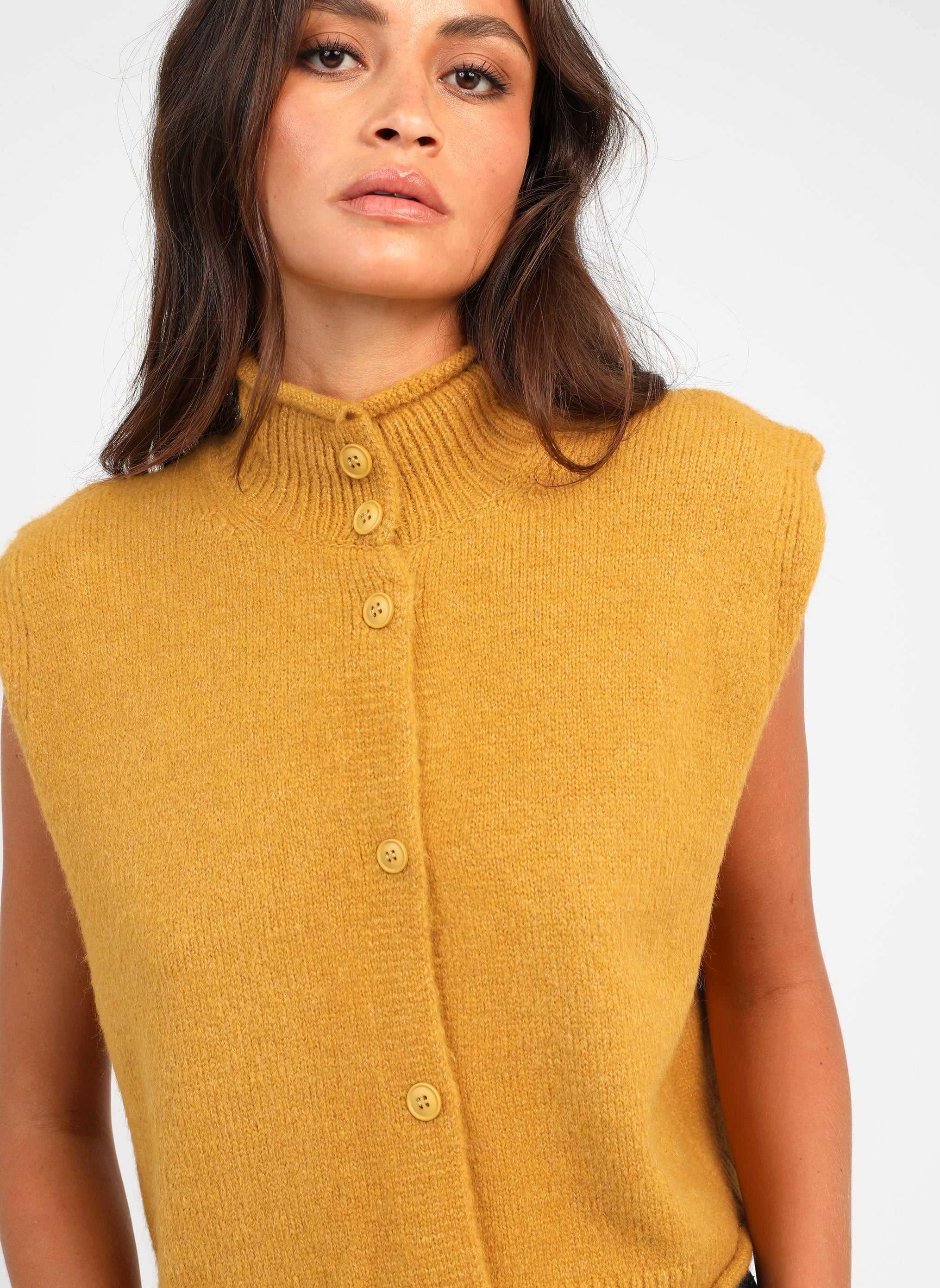 CHALECO LOROKIA amarillo