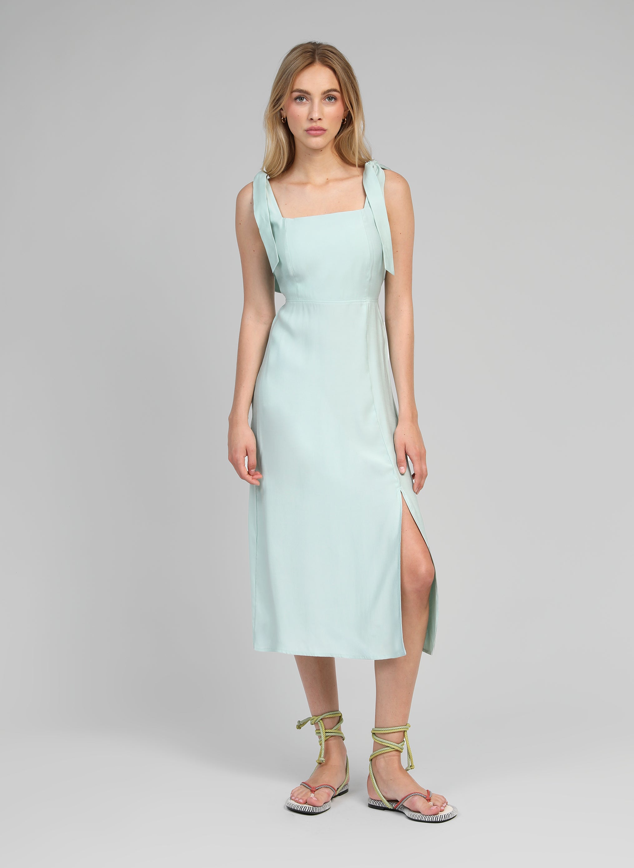 ROBE MIDI MANTA celadon