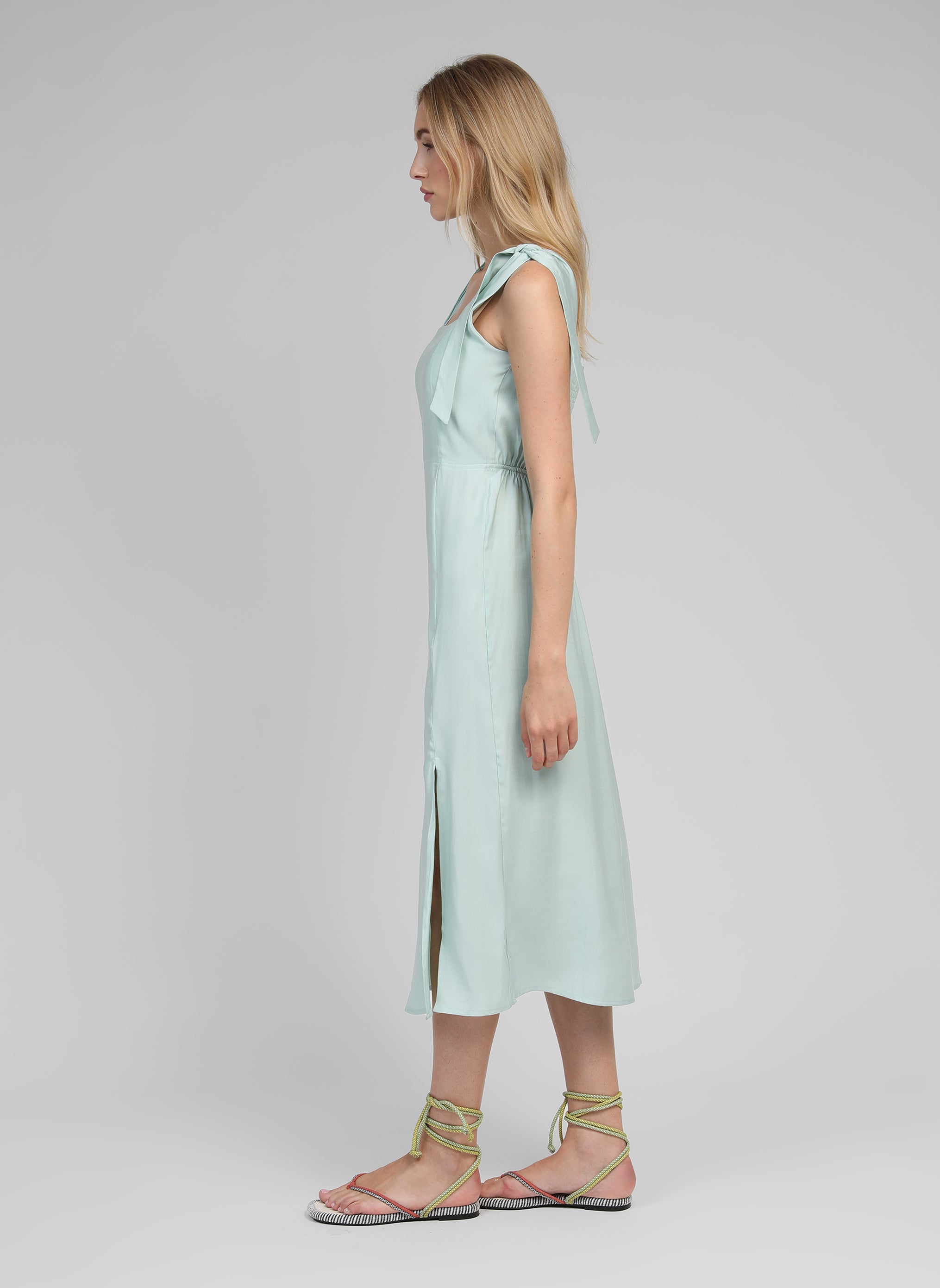 ROBE MIDI MANTA celadon